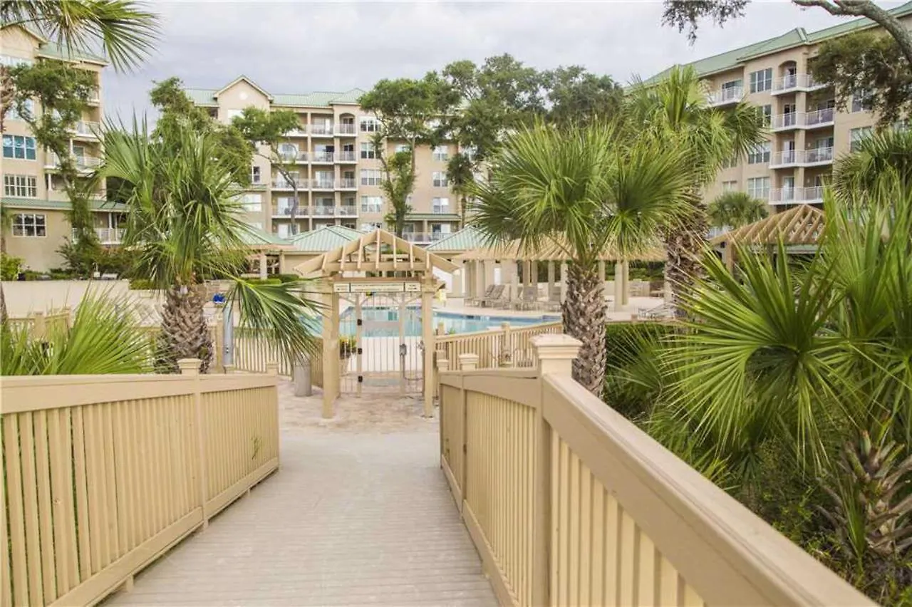 Hampton Place 5501 Apartment