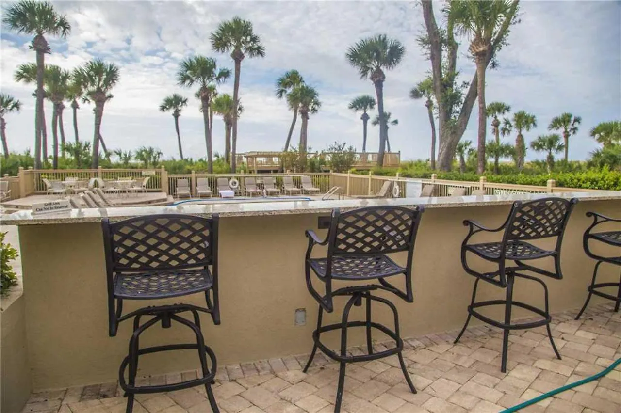 Hampton Place 5501 Apartment