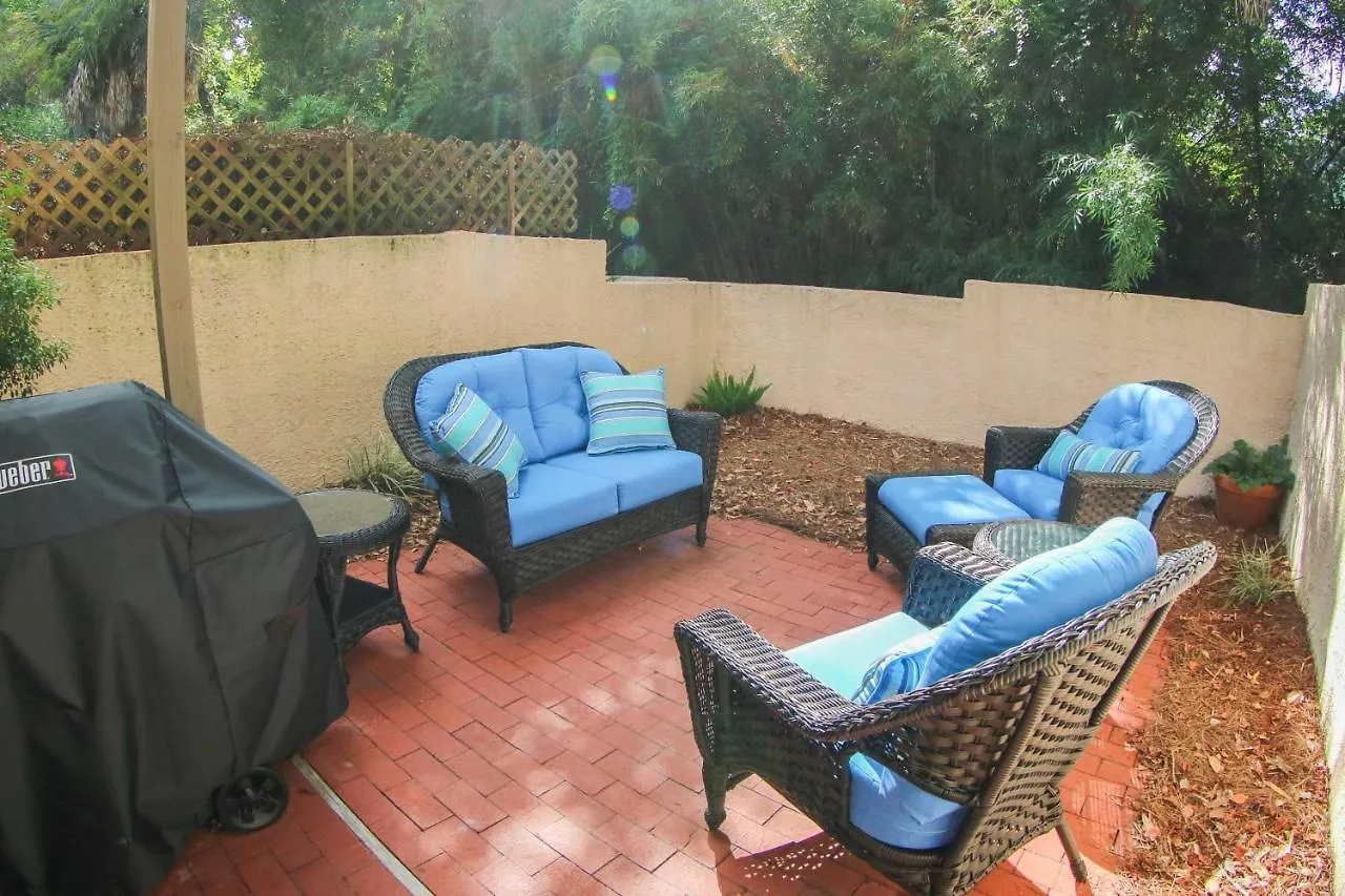 With Private Courtyard - Walk To Coligny Beach! *