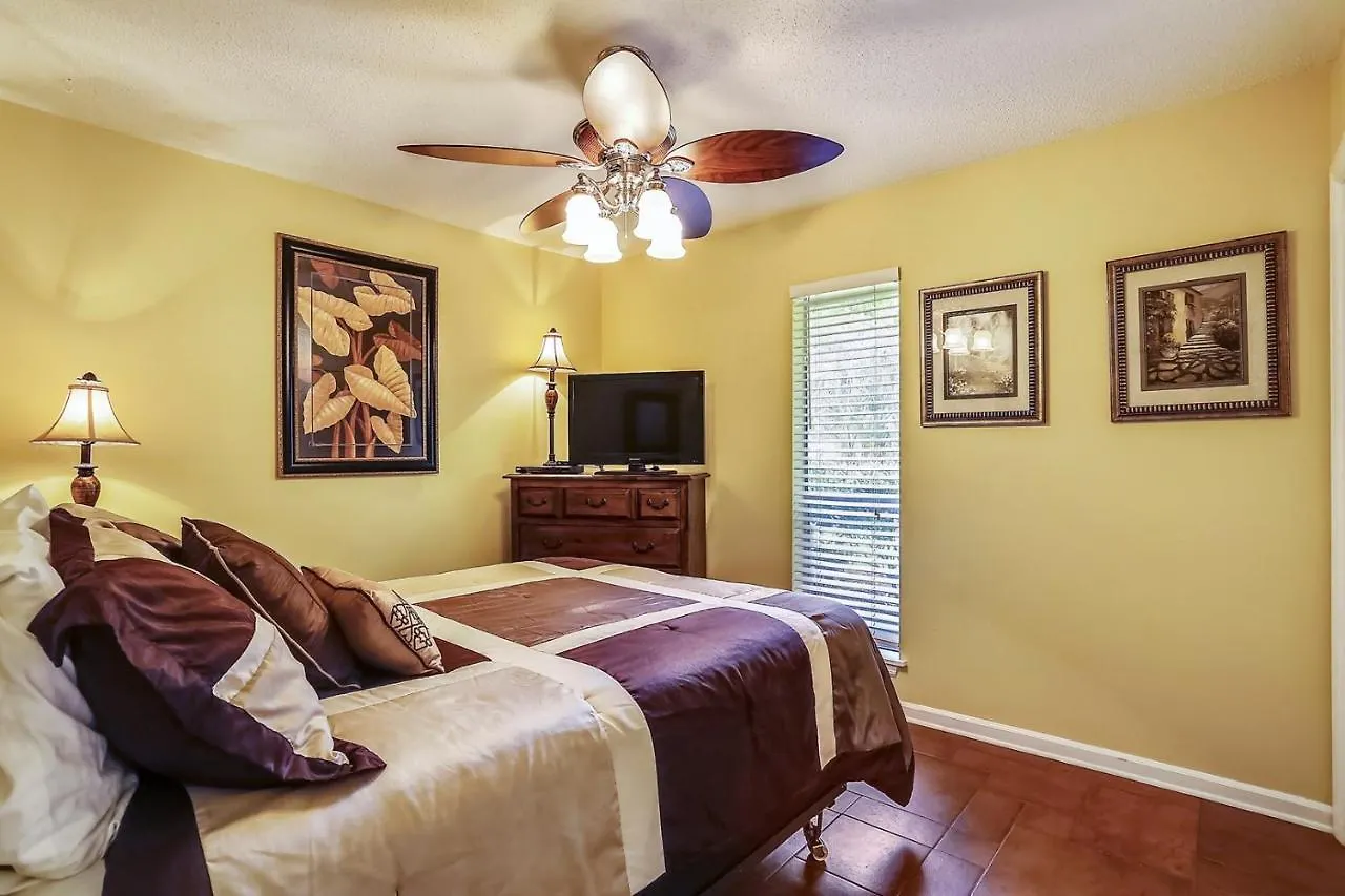 4 Pelican Street Holiday home *