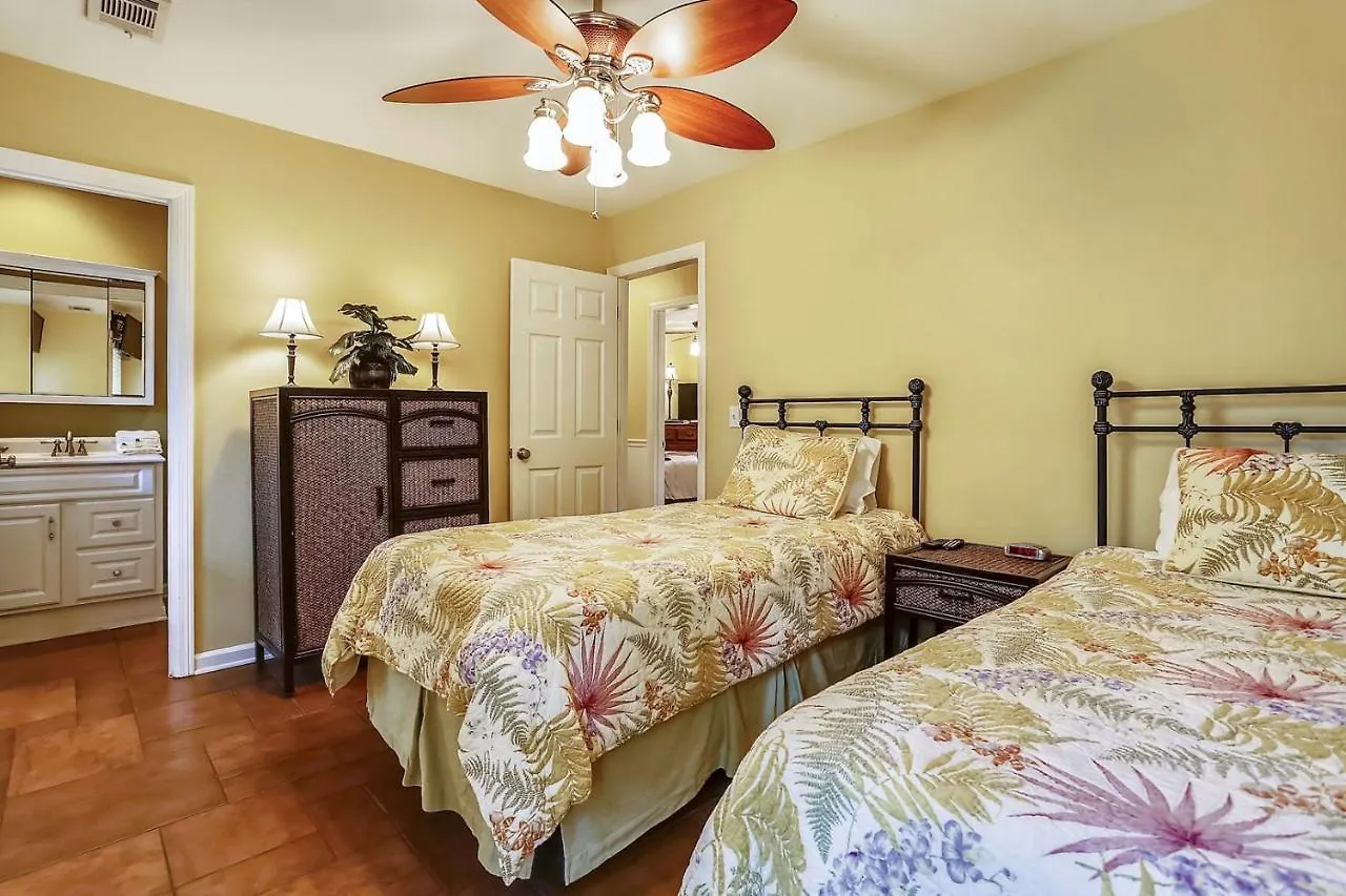 4 Pelican Street Holiday home
