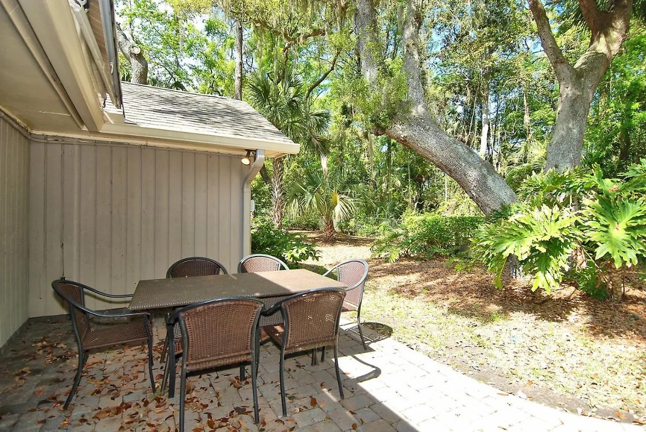 4 Pelican Street *