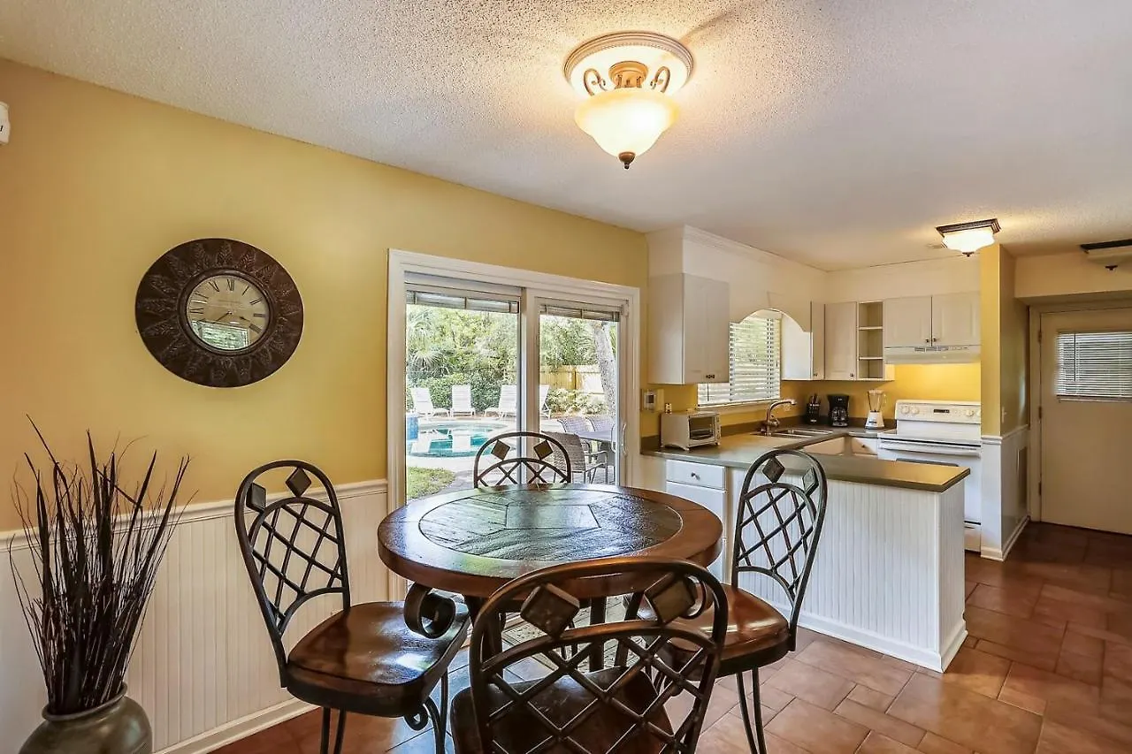 4 Pelican Street * Hilton Head Island