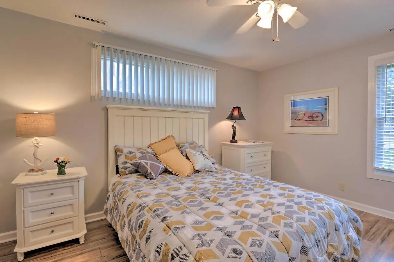 Hilton Head Waterfront Golf Getaway Pet Friendly! Holiday home