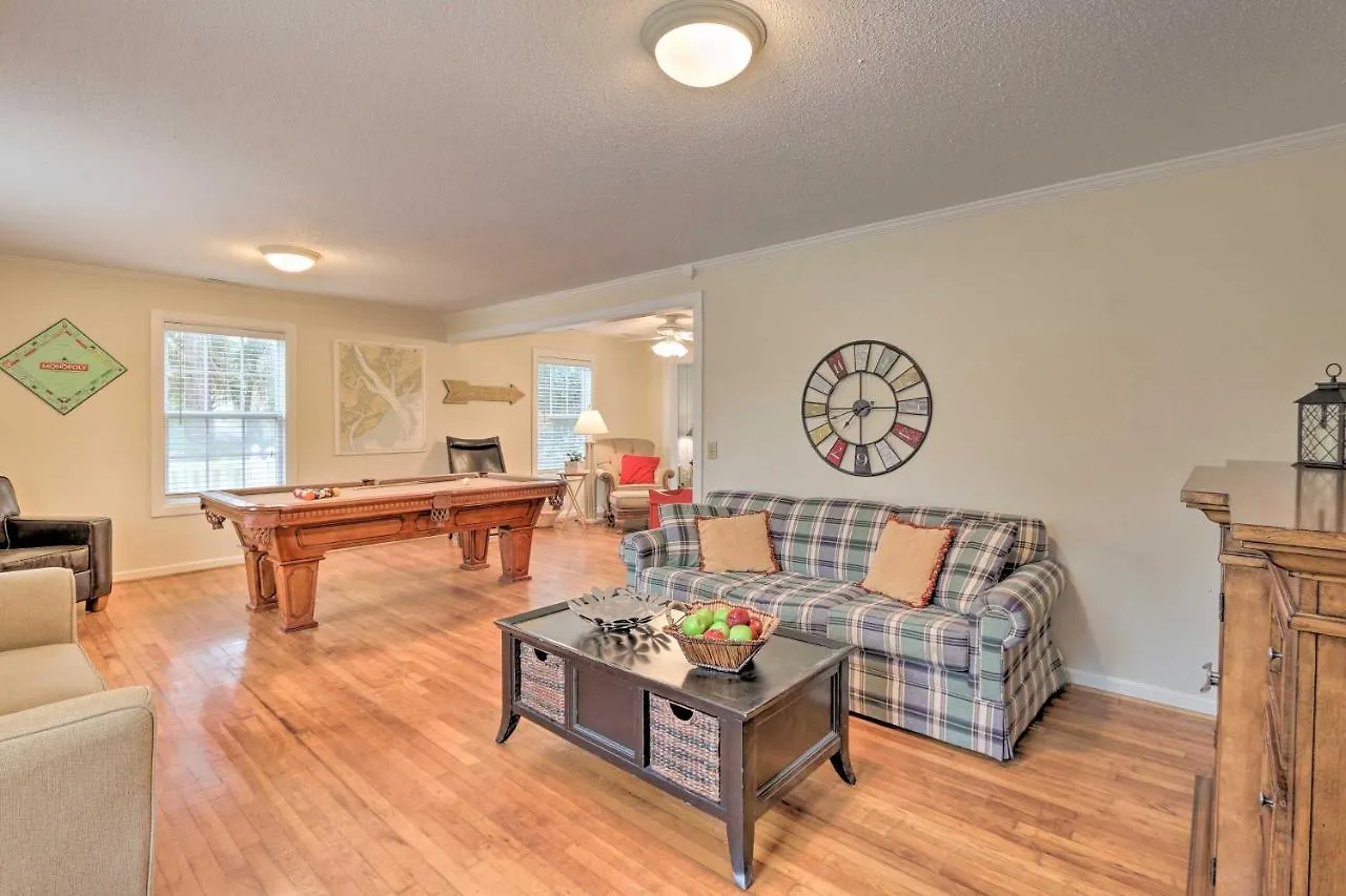 Hilton Head Waterfront Golf Getaway Pet Friendly!