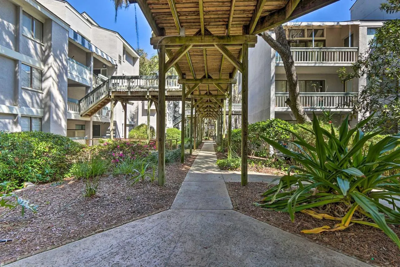 Coastal Oasis With Pool - Walk To Coligny Park