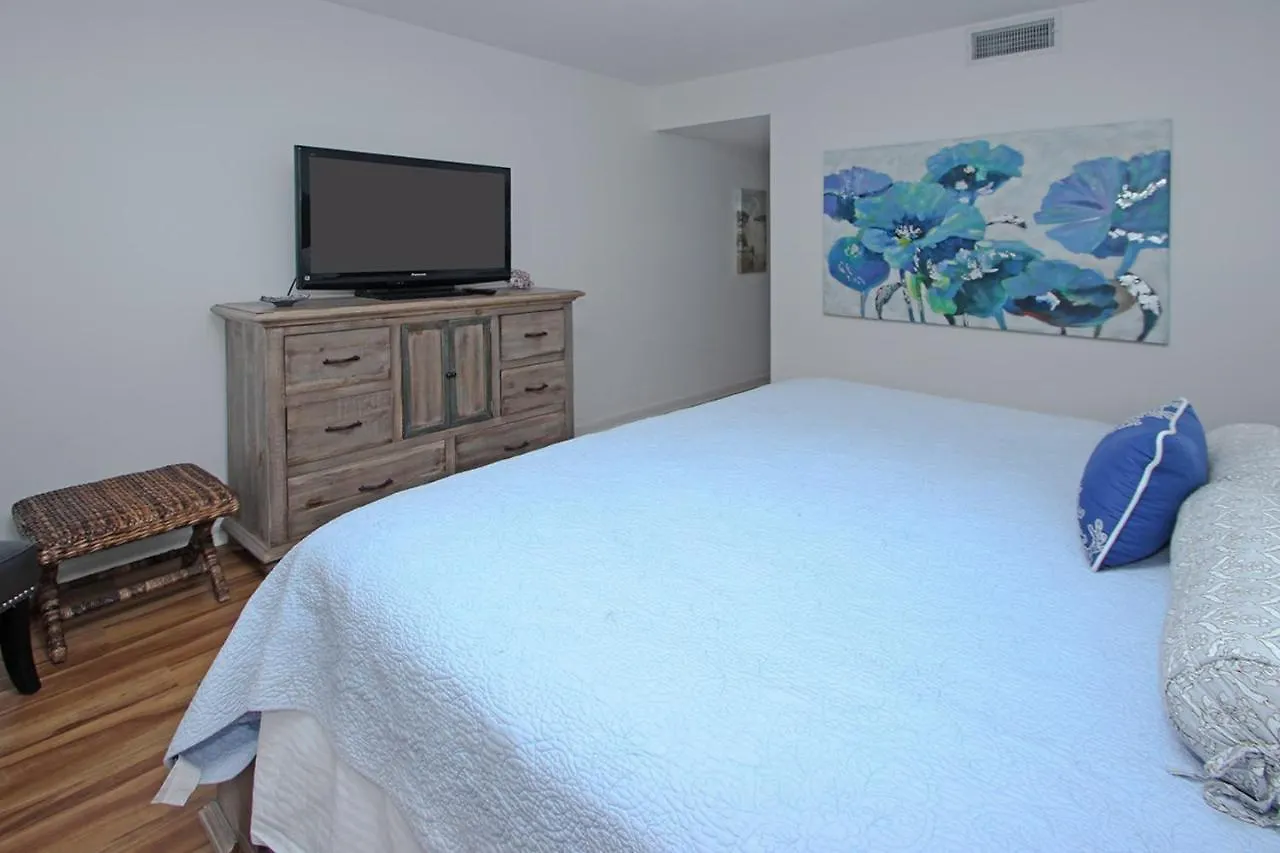 Shorewood Apartment