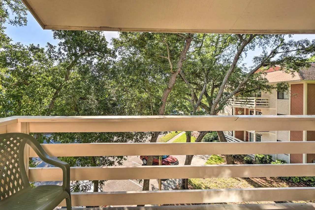 Apartment With Pool Walk To Beach! *