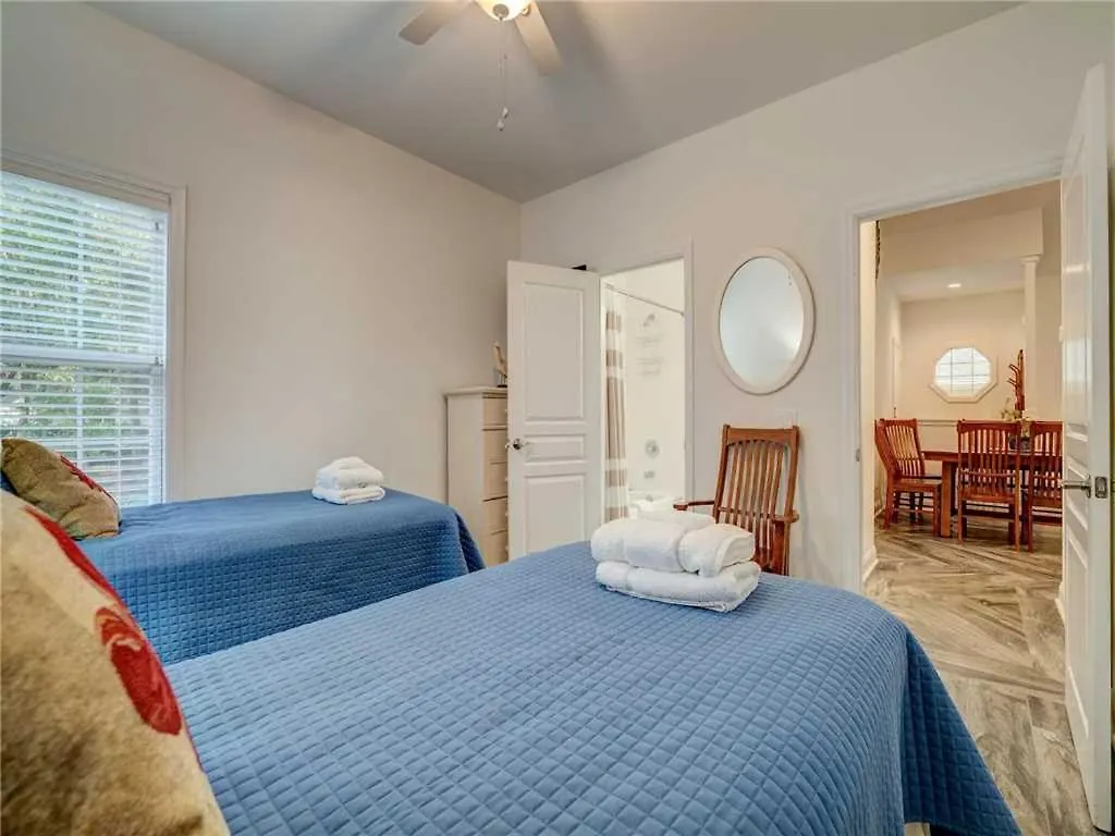 Links 8b, 3 Bedrooms, Golf Views, Pool, Sleeps 8 Apartment *