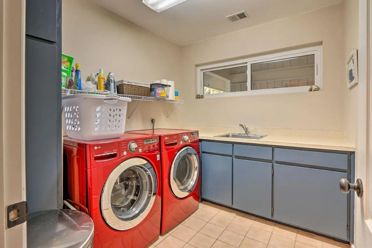Σπίτι διακοπών Modern Retreat With Patio And Bbq Less Than 1 Mi To Beach! *