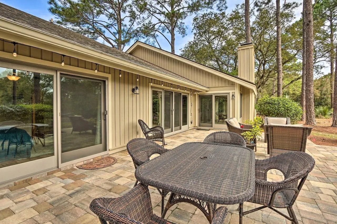 Modern Retreat With Patio And Bbq Less Than 1 Mi To Beach! *