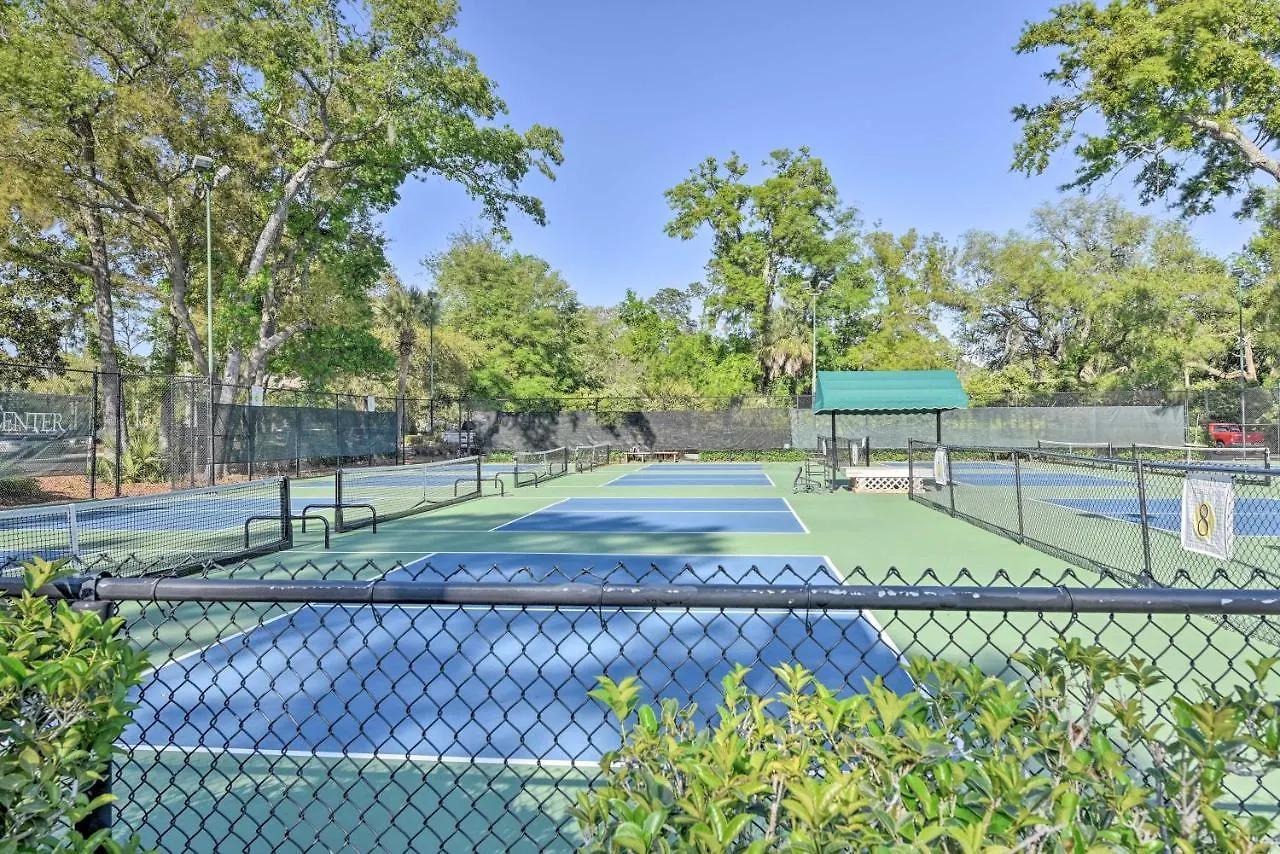 Modern Retreat With Patio And Bbq Less Than 1 Mi To Beach! *