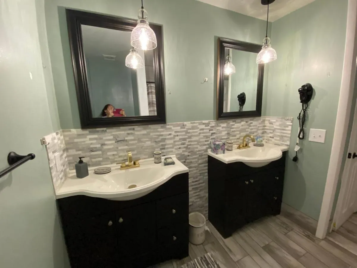 Hhi Homes- Newly Renovated Cozy Modern Pet-friendly Villa-ideal Location 希爾頓黑德島