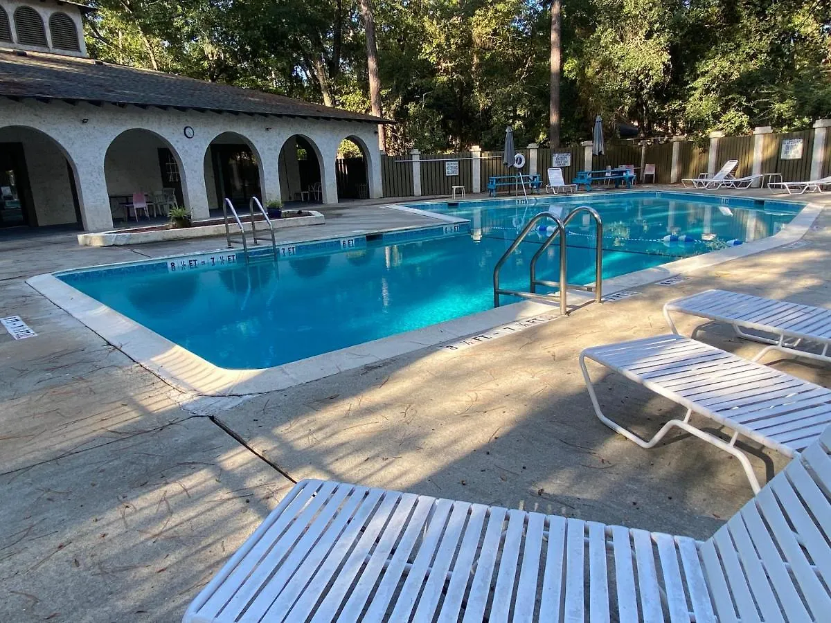 Hhi Homes- Newly Renovated Cozy Modern Pet-friendly Villa-ideal Location * 希爾頓黑德島