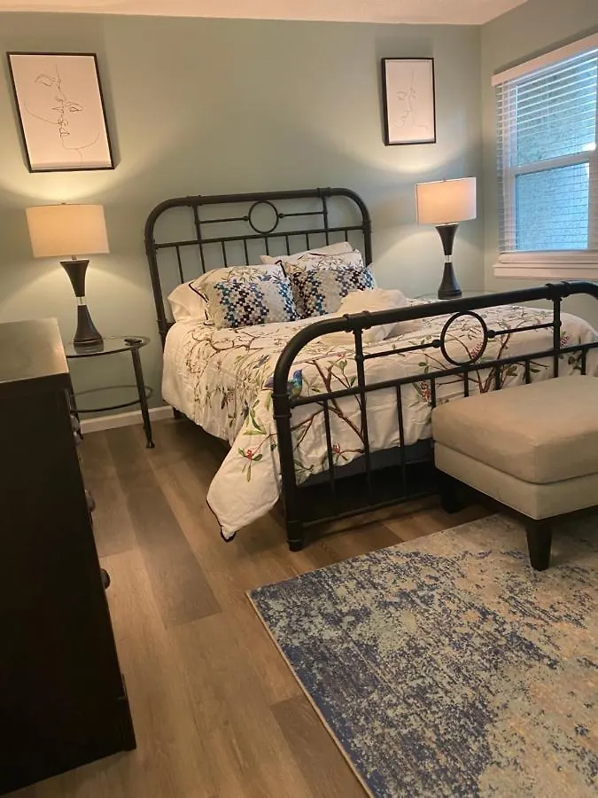 Hhi Homes- Newly Renovated Cozy Modern Pet-friendly Villa-ideal Location 别墅 *