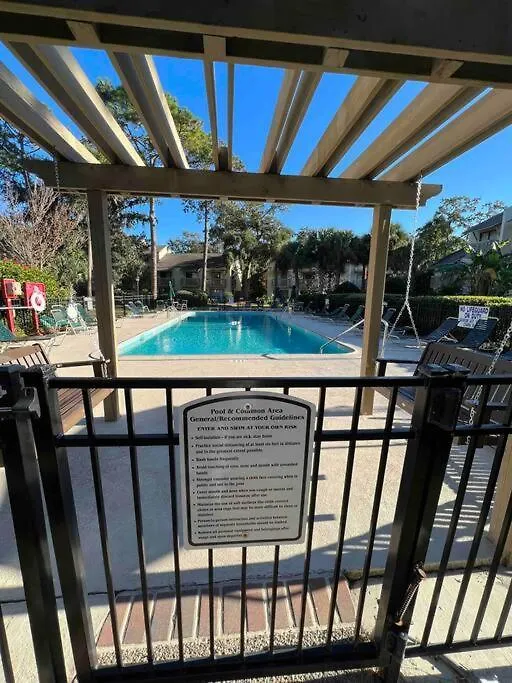 Spacious, Cozy W/parking In Coligny Villa