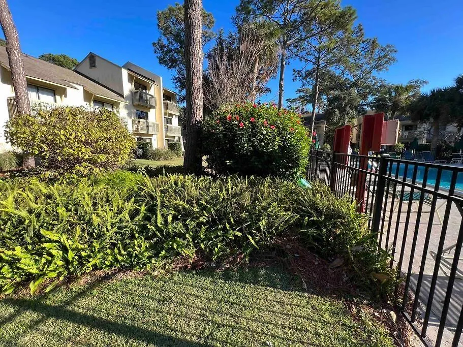 Spacious, Cozy W/parking In Coligny * Hilton Head Island