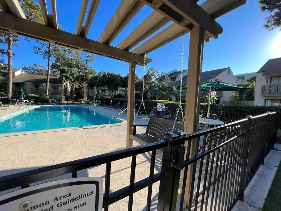 Spacious, Cozy W/parking In Coligny Villa