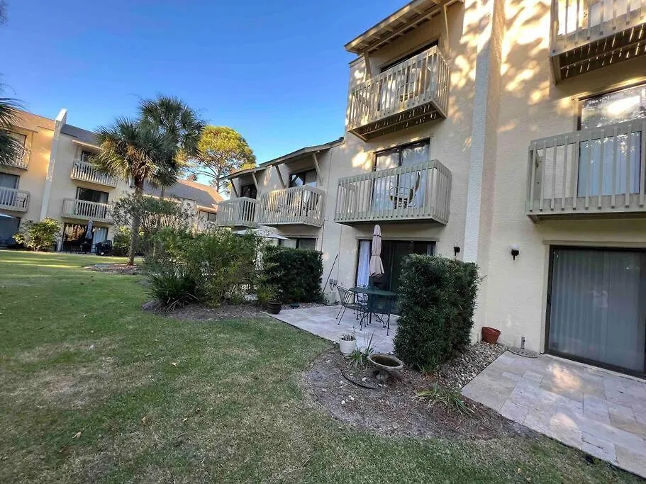Spacious, Cozy W/parking In Coligny * Hilton Head Island