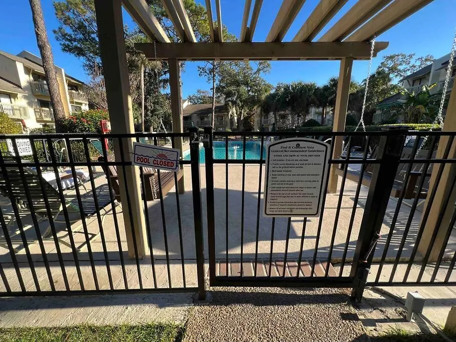 Spacious, Cozy W/parking In Coligny * Hilton Head Island