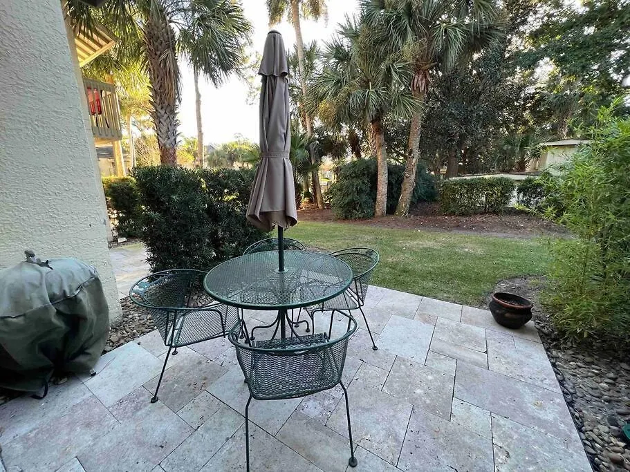 Spacious, Cozy W/parking In Coligny Villa