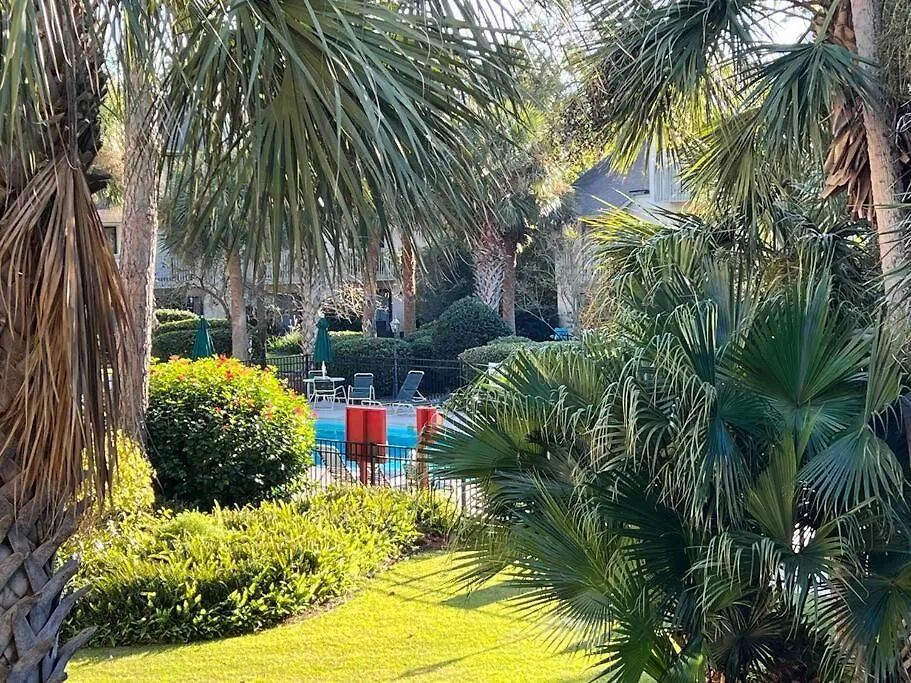 Spacious, Cozy W/parking In Coligny Villa Hilton Head Island