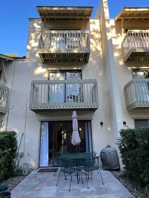 Spacious, Cozy W/parking In Coligny * Hilton Head Island