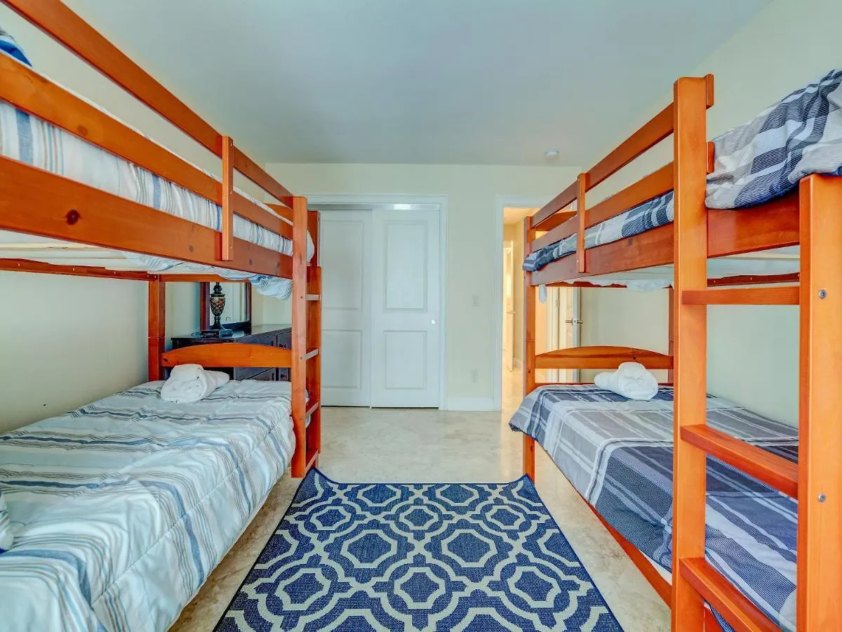 別荘 Jessamine 7, 3 Bedrooms, Walk To Beach, Sleeps 8 *