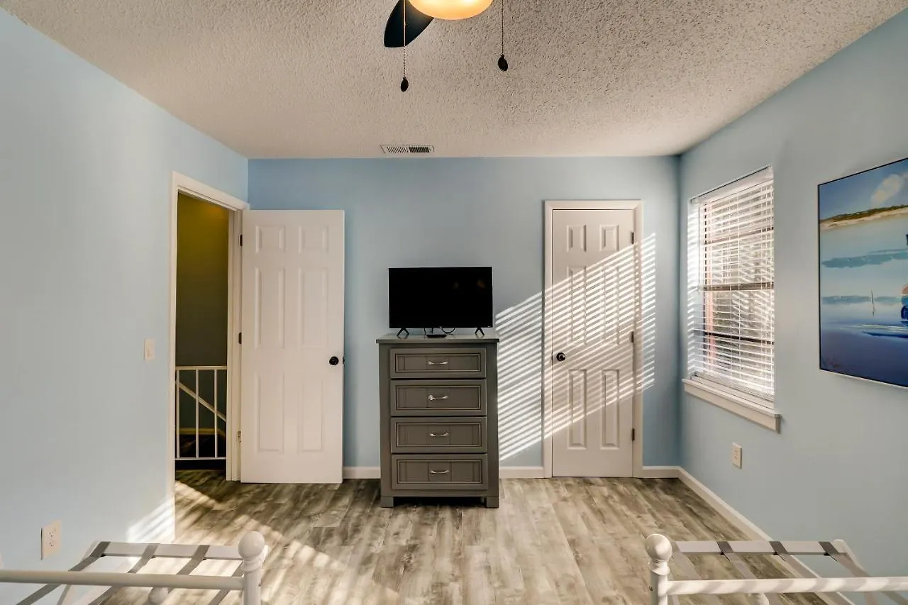 #82 Spectacular Ideal Location 2bdr/2parking