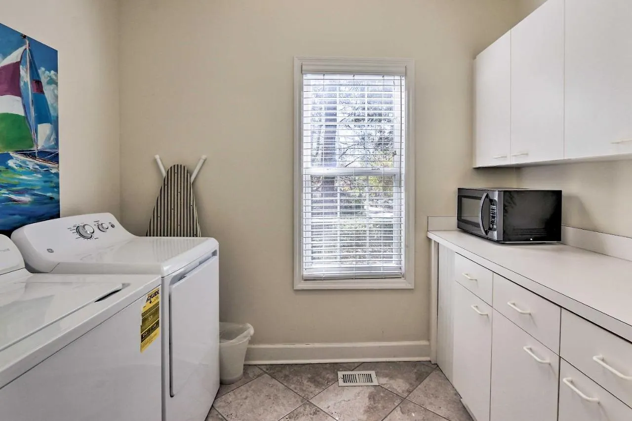 Coastal Hilton Head Retreat With Pool Access! Vakantiehuis *