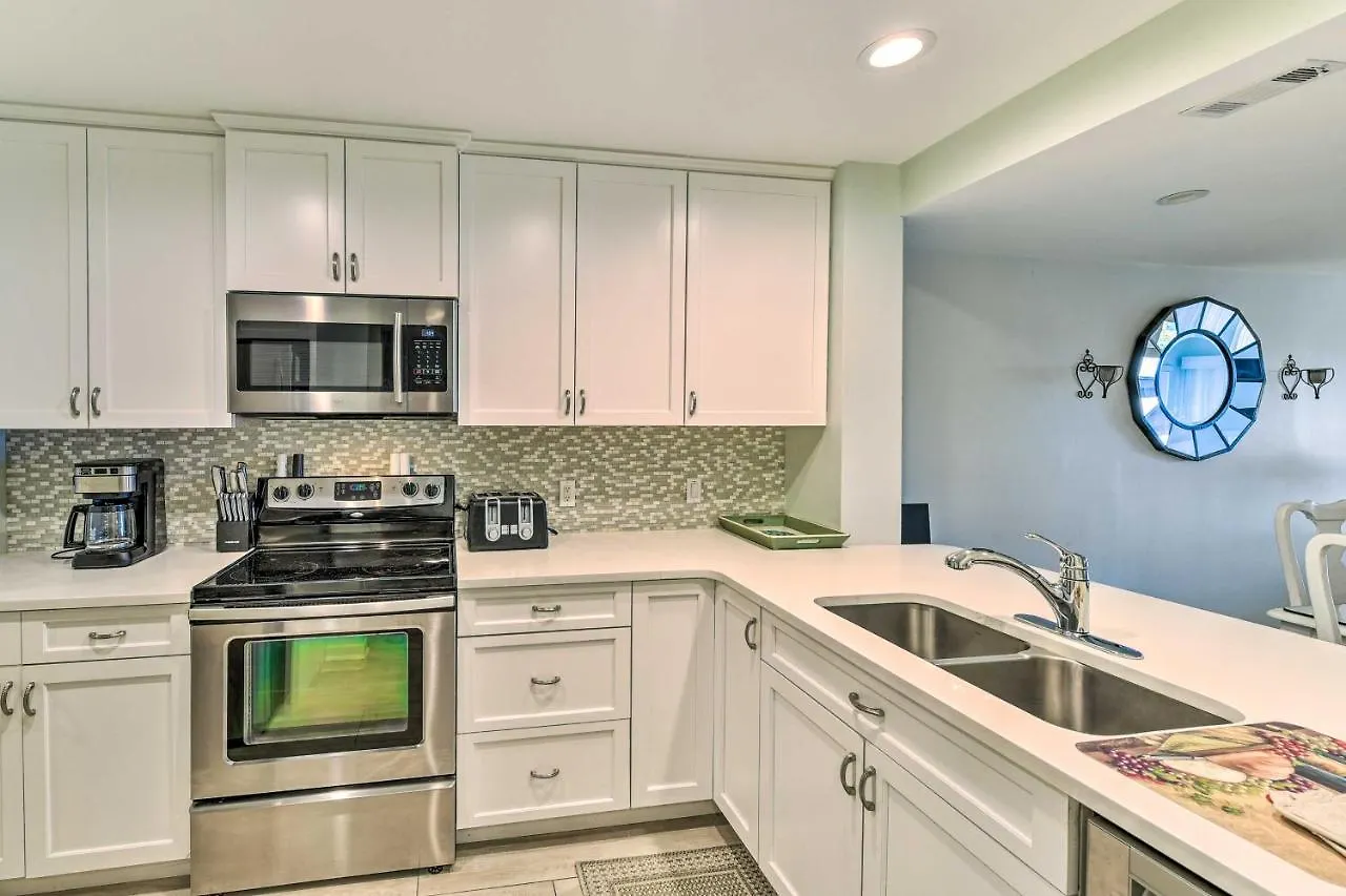 Villa Palmetto Dunes With Views Steps To Beach!