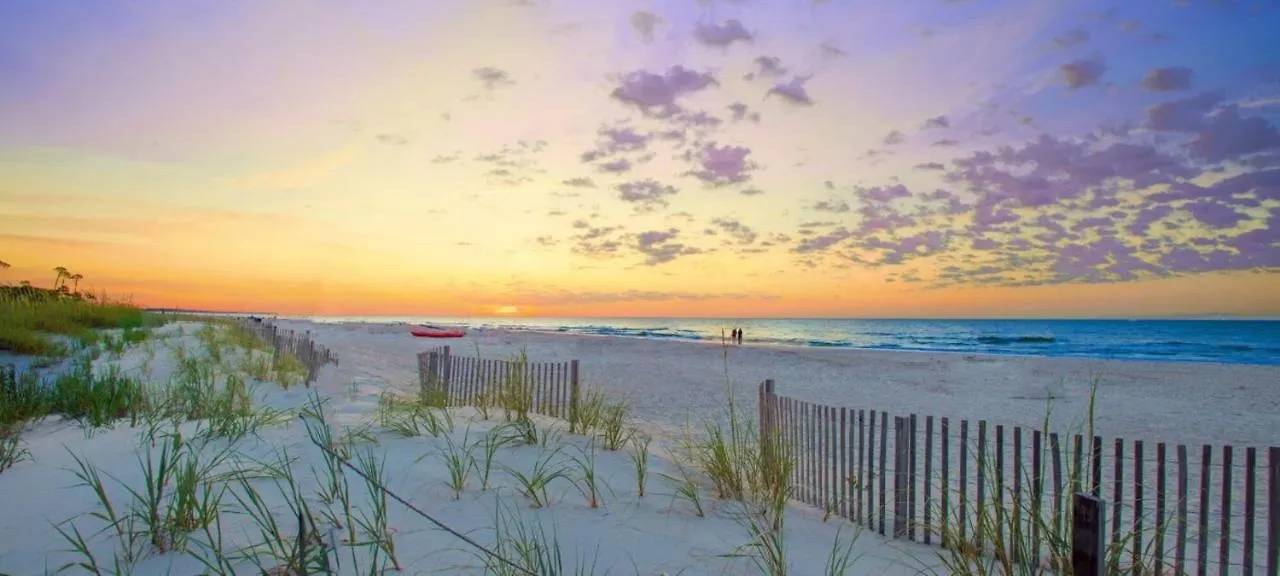 Aparthotel Ocean Dunes Villas: Beachfront Retreat With Heated Pool
