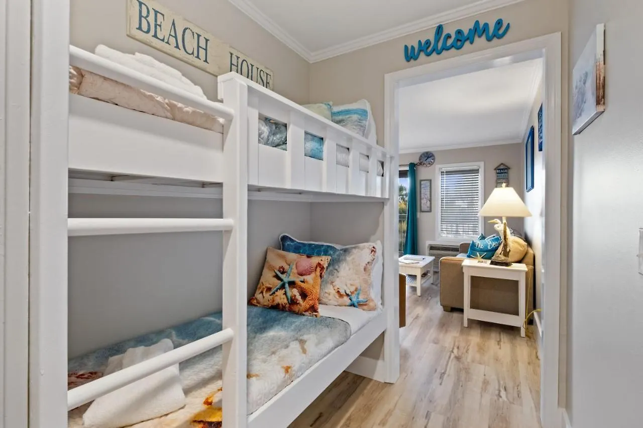 Ocean Dunes Villas: Beachfront Retreat With Heated Pool Aparthotel *