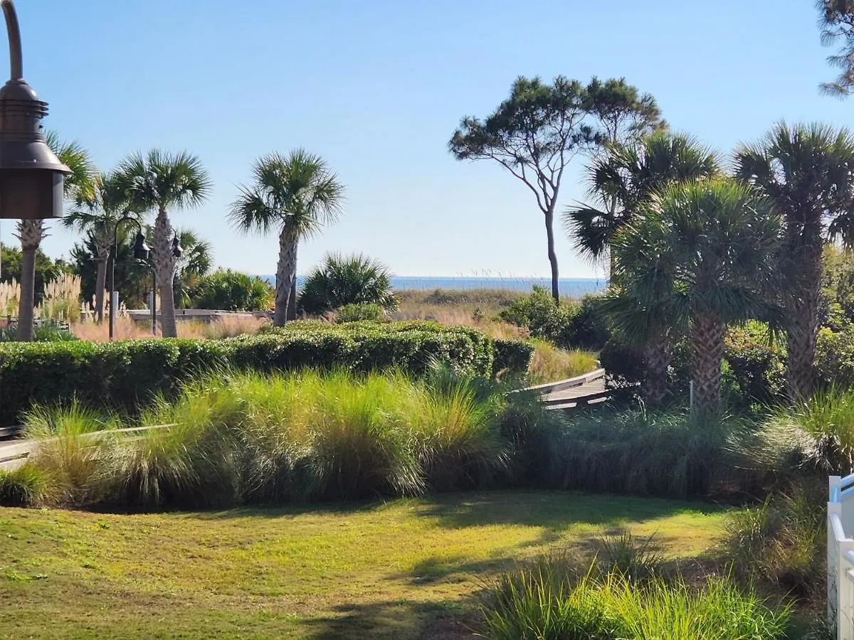 Ocean Dunes Villas: Beachfront Retreat With Heated Pool Aparthotel *