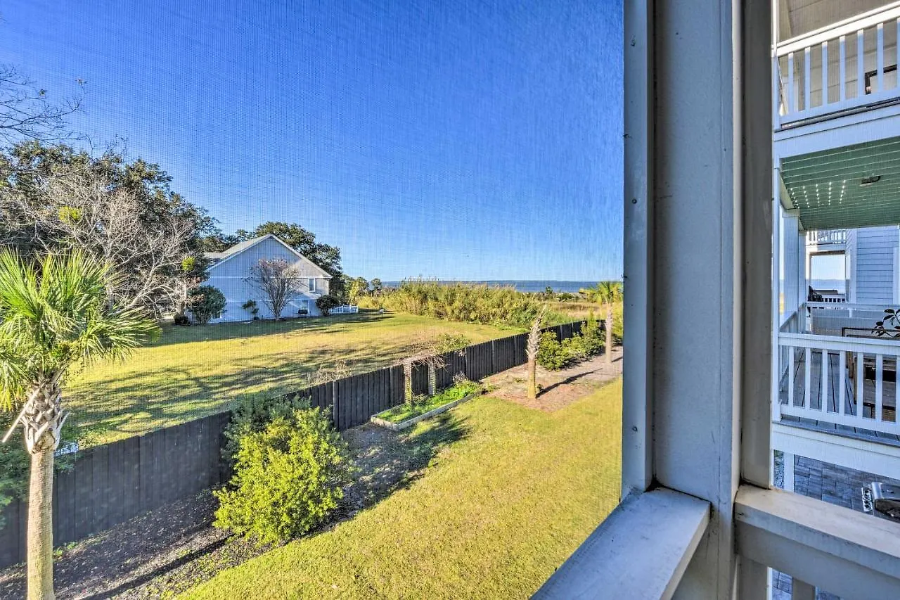 Breezy Hilton Head Getaway 3 Decks And Water Views! Vakantiehuis
