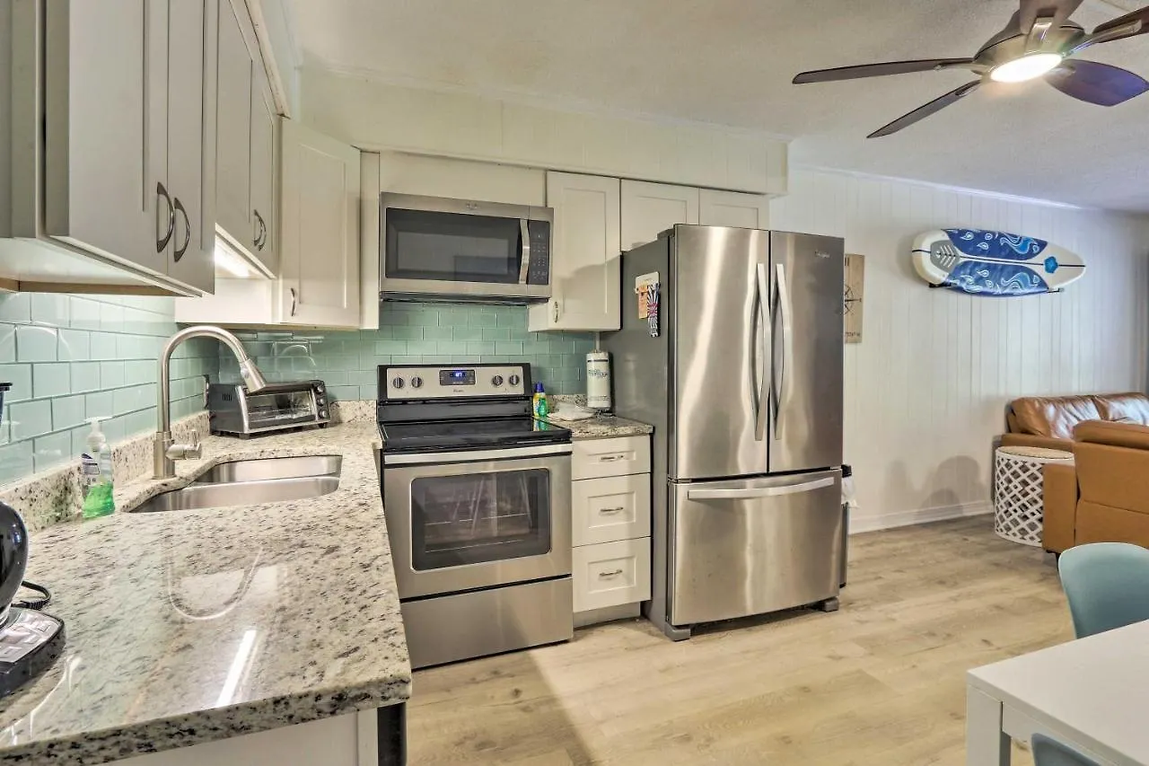 Hilton Head With Covered Balcony And Pool Access 아파트