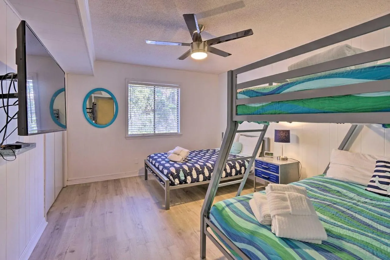 아파트 Hilton Head With Covered Balcony And Pool Access
