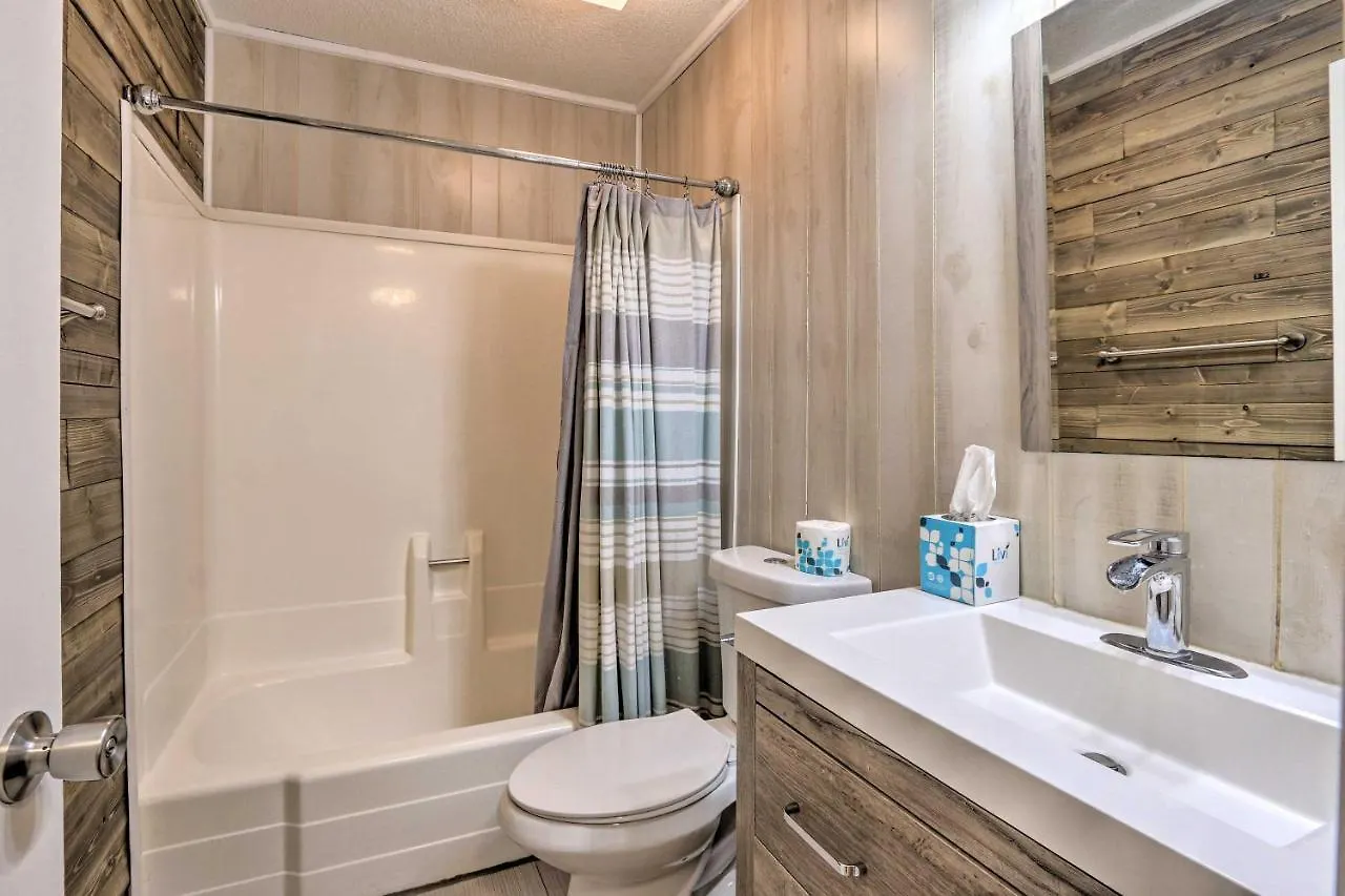 아파트 Hilton Head With Covered Balcony And Pool Access