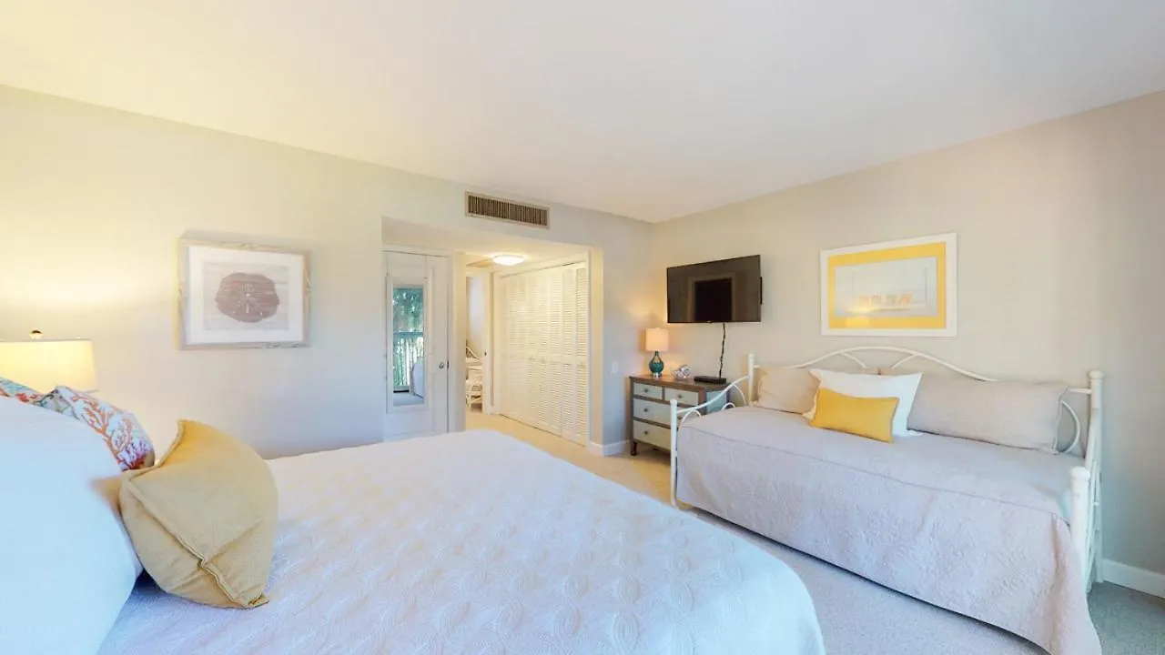 27 Water Oak * Hilton Head Island