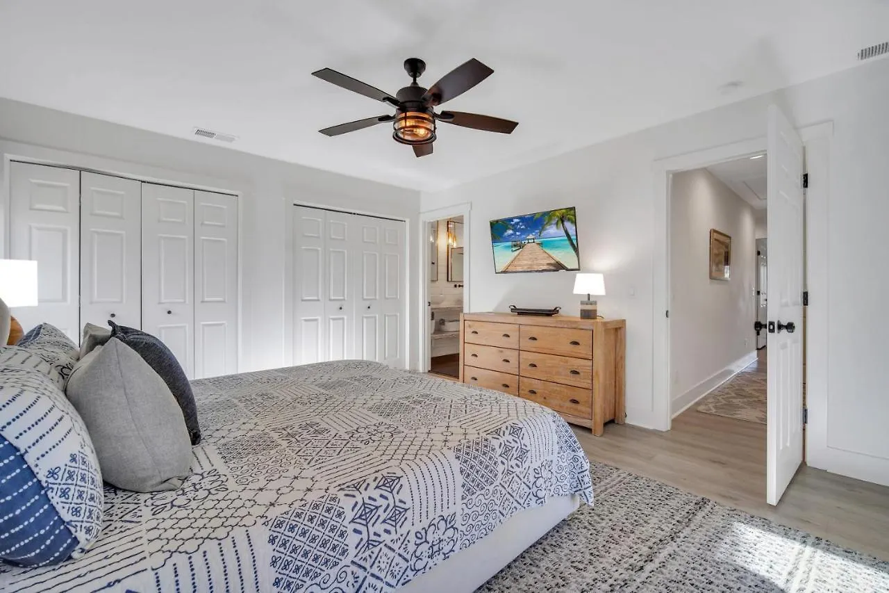 Holiday home New Listing 49 Governors Rd Renovated Luxurious Sea Pines Sleeps 8 *