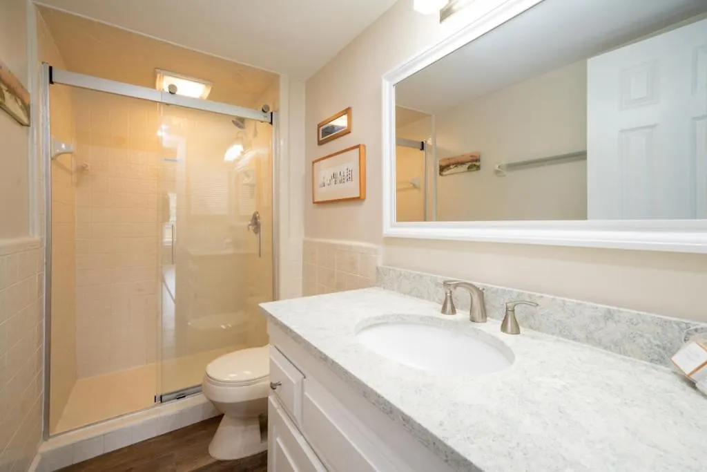 Holiday home 1737 Bluff Renovated Tommy Bahama Water Views Sleeps 6 Sea Pines