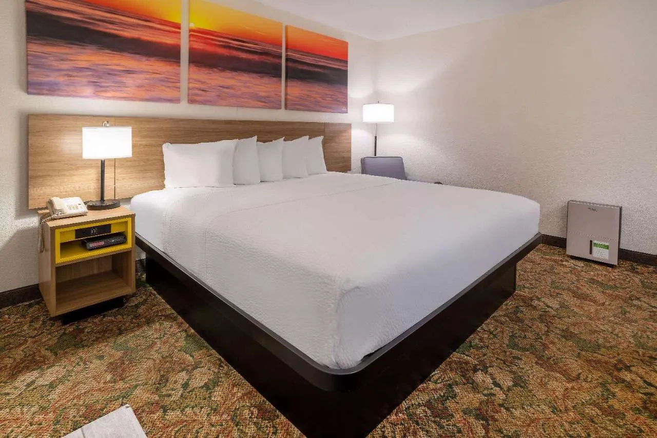 Carolina A Days By Wyndham Отель 3*
