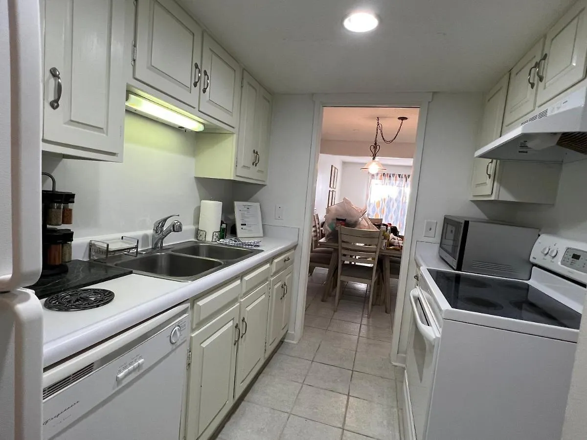 Villa Spacious, Cozy W/parking In Coligny Hilton Head Island