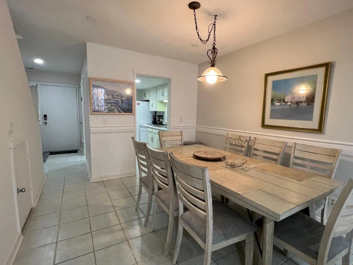 Spacious, Cozy W/parking In Coligny Villa Hilton Head Island