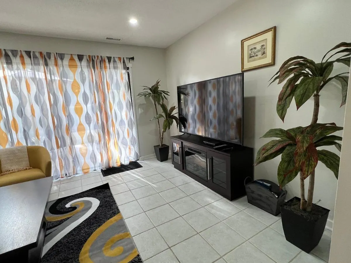Spacious, Cozy W/parking In Coligny Hilton Head Island