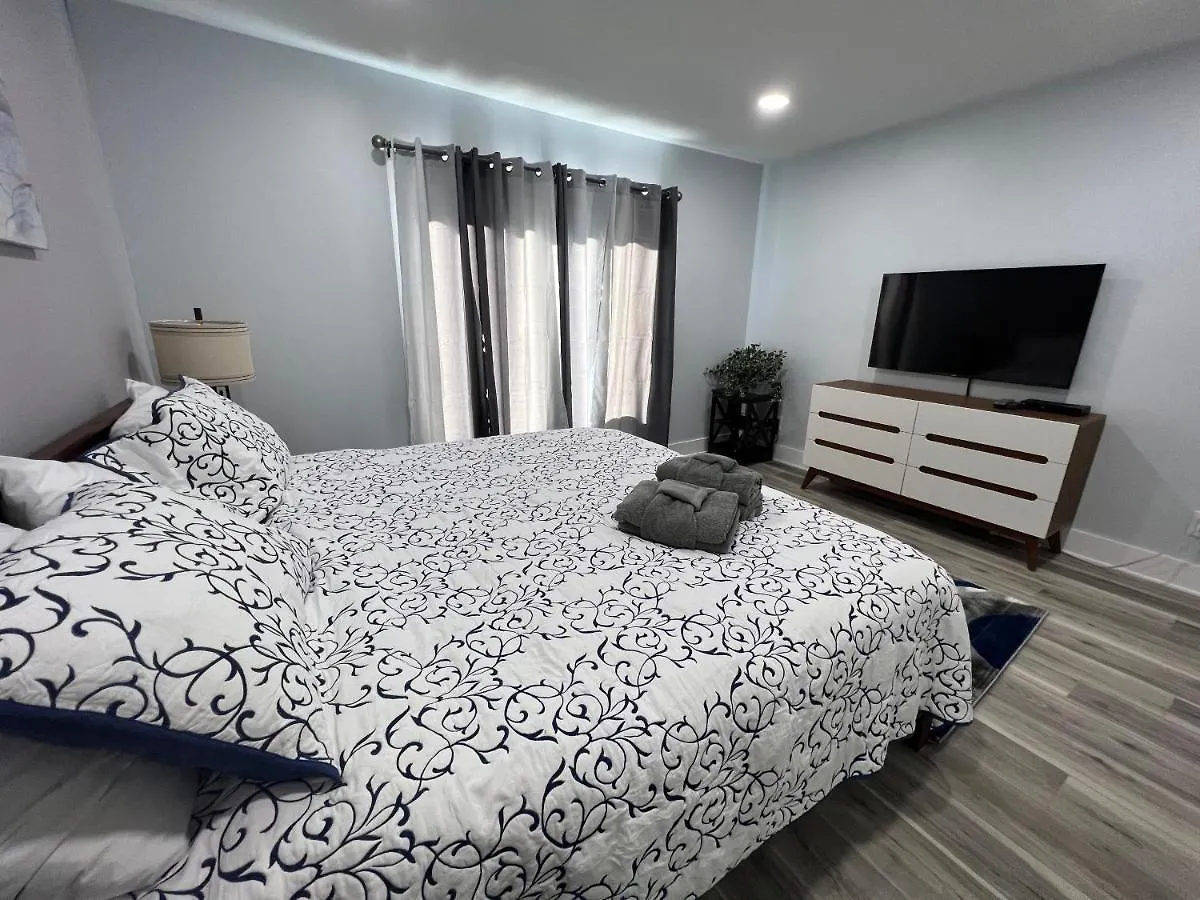 Villa Spacious, Cozy W/parking In Coligny Hilton Head Island
