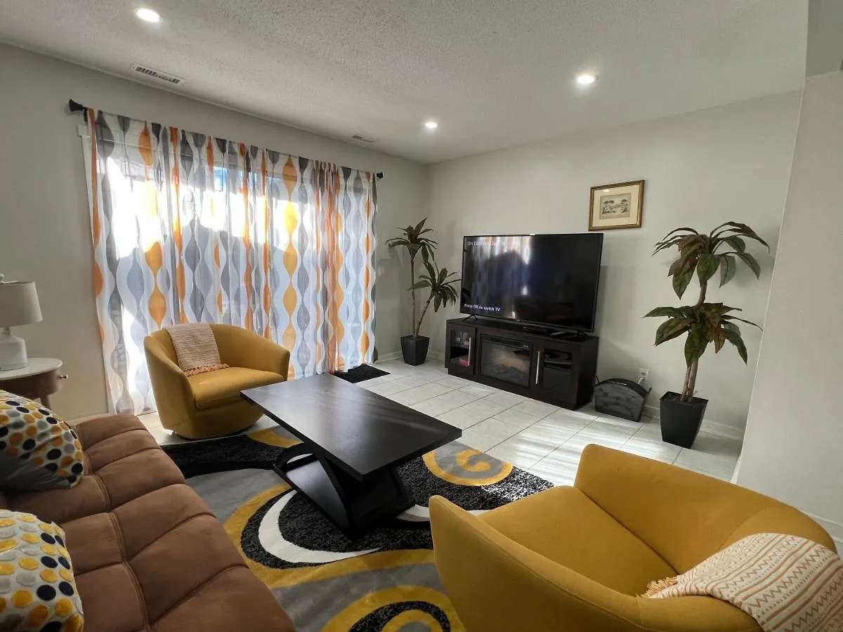 Villa Spacious, Cozy W/parking In Coligny *