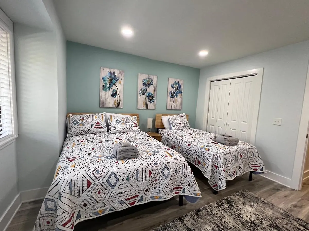 Spacious, Cozy W/parking In Coligny Villa Hilton Head Island