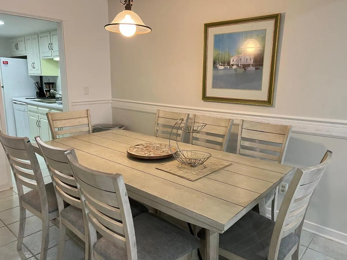 Spacious, Cozy W/parking In Coligny * Hilton Head Island