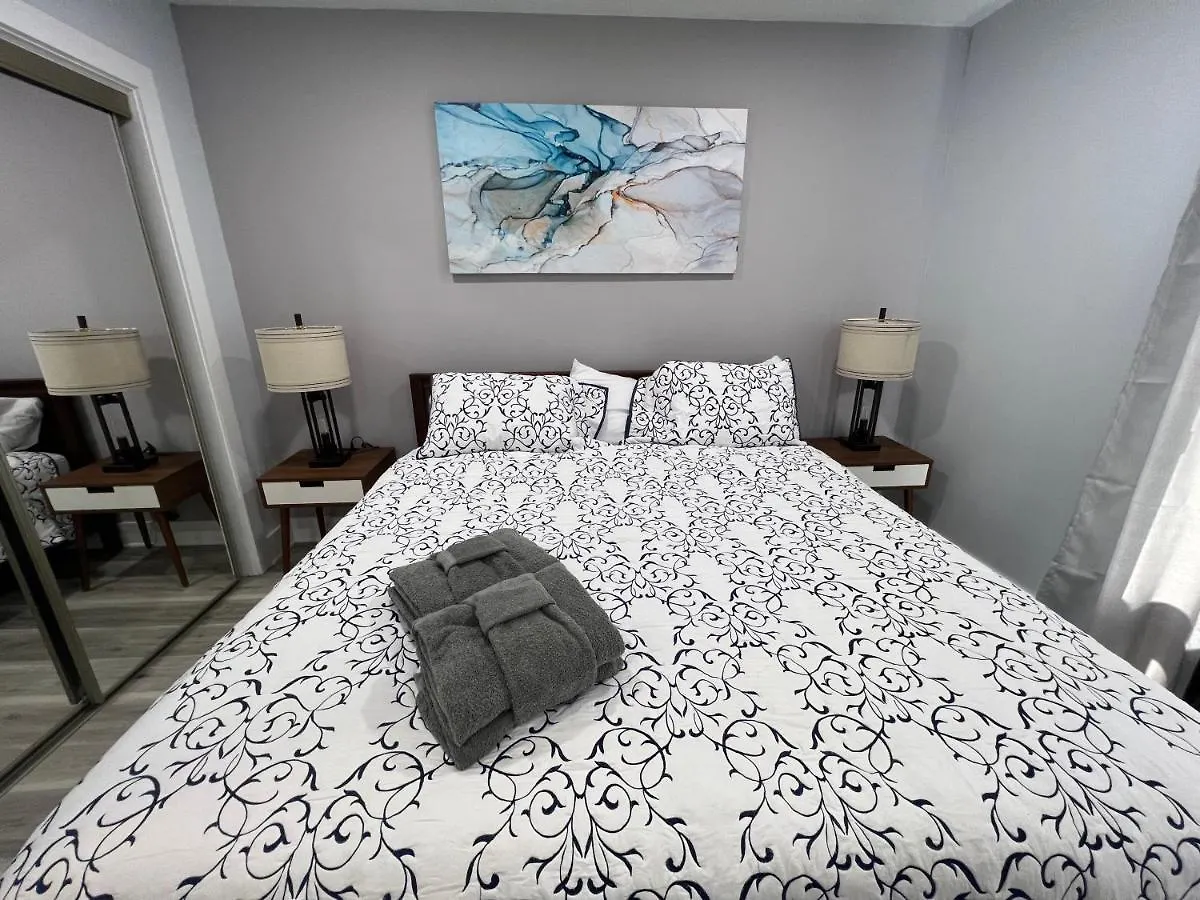 Spacious, Cozy W/parking In Coligny Villa
